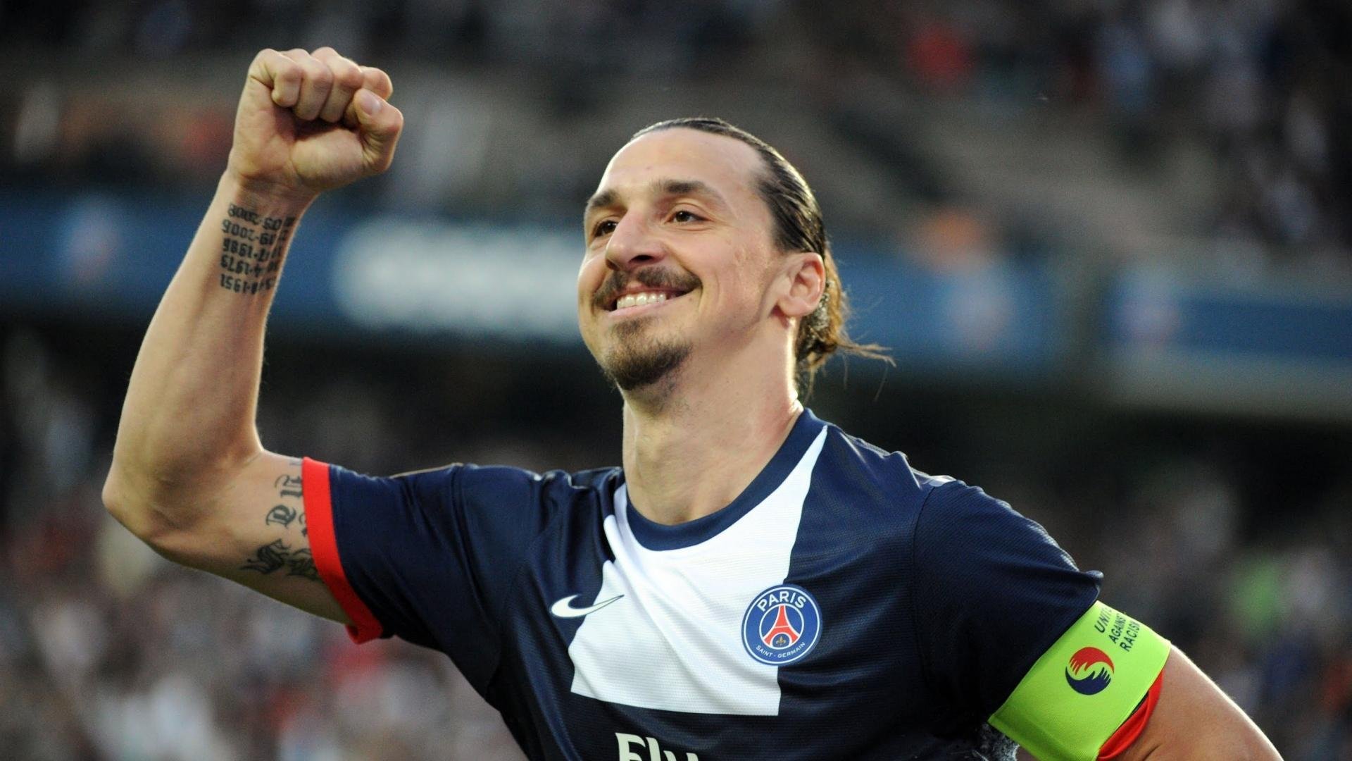 《2025英雄联盟全球总决赛，冠军悬念逐步揭晓》，英雄联盟20年总决赛